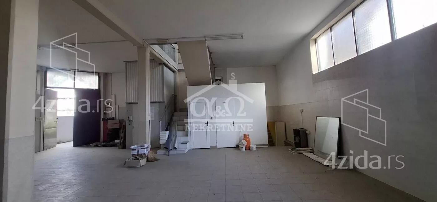 Poslovna zgrada | 4zida