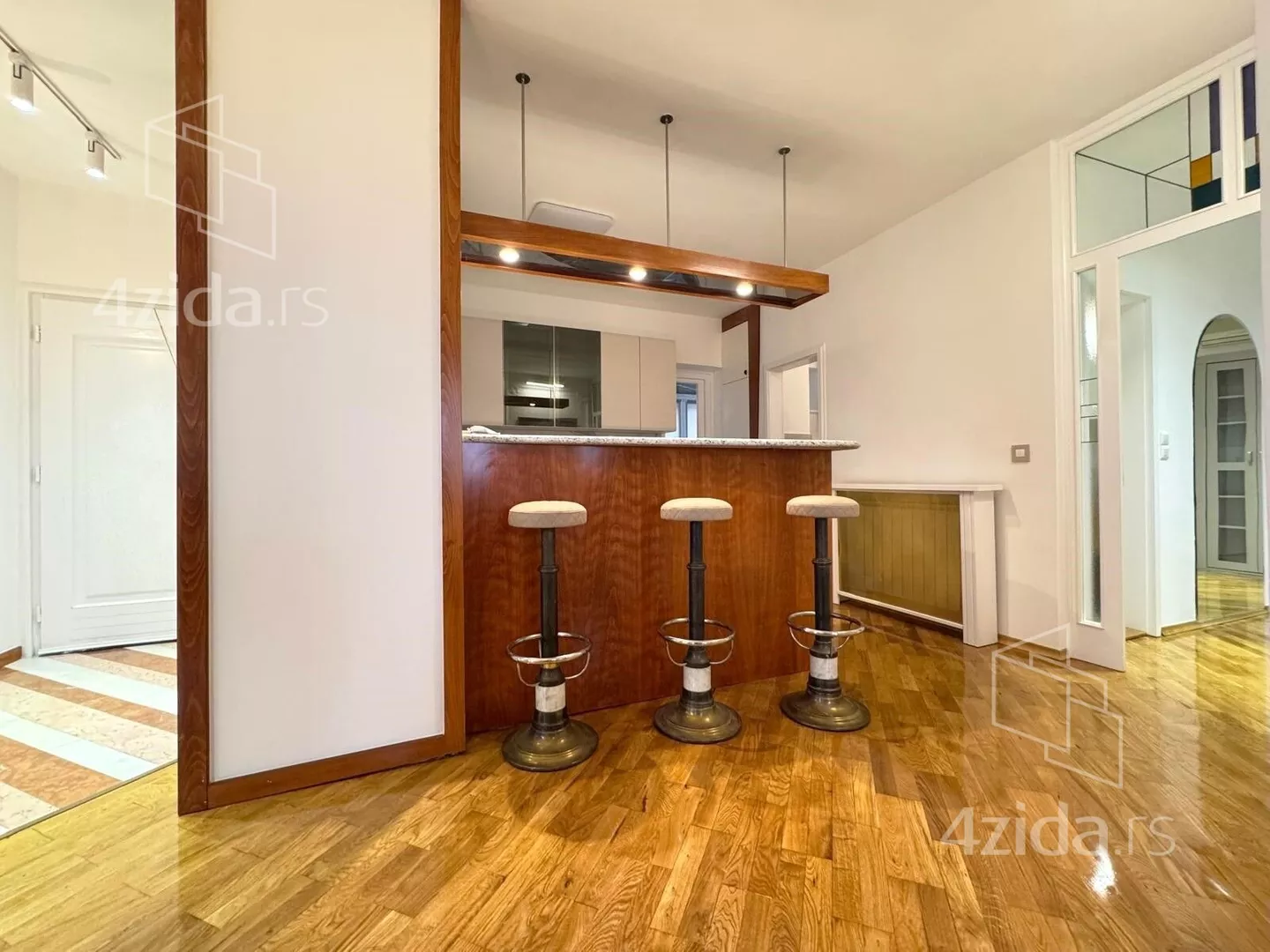 Petosoban stan | 4zida