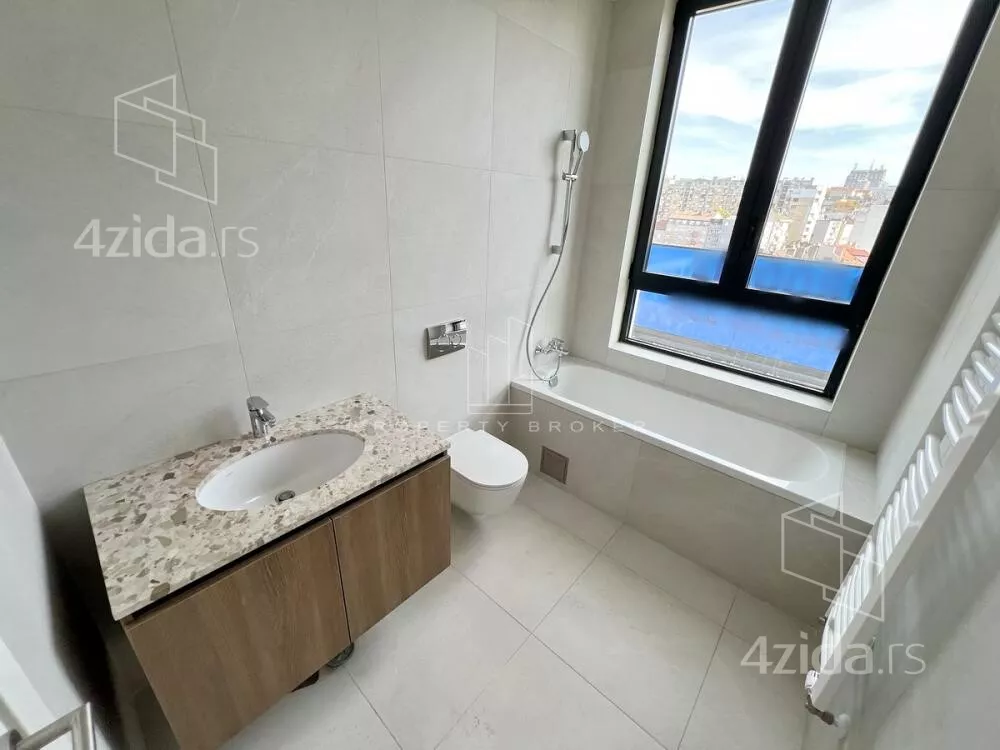 Petosoban stan | 4zida