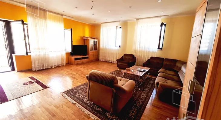 Petoiposoban stan | 4zida