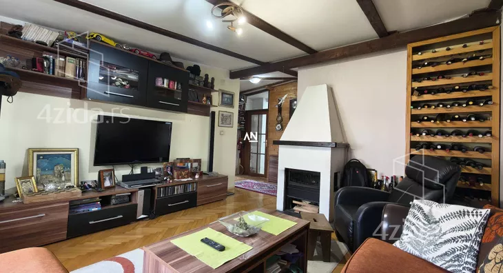 Šestosoban stan | 4zida