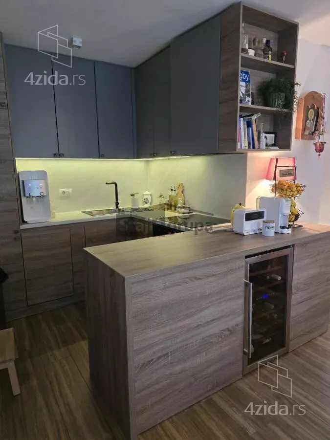 Troiposoban stan | 4zida