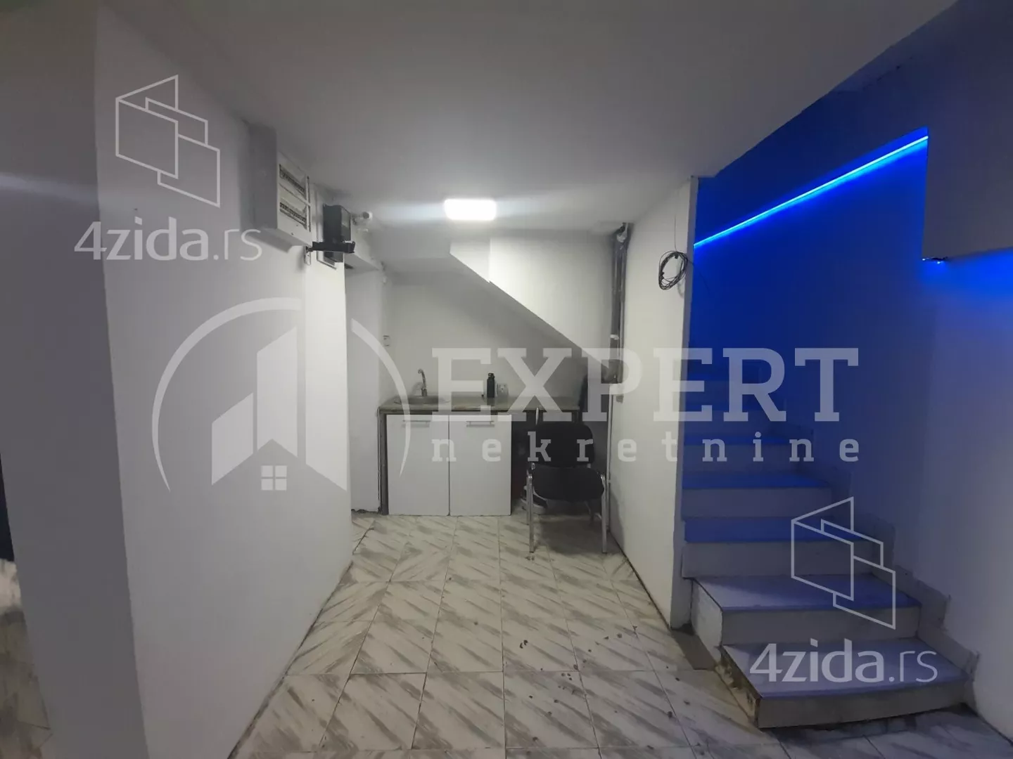 Lokal | 4zida