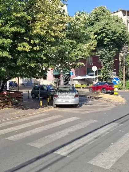 Crveni Krst Vračar | 4zida.rs