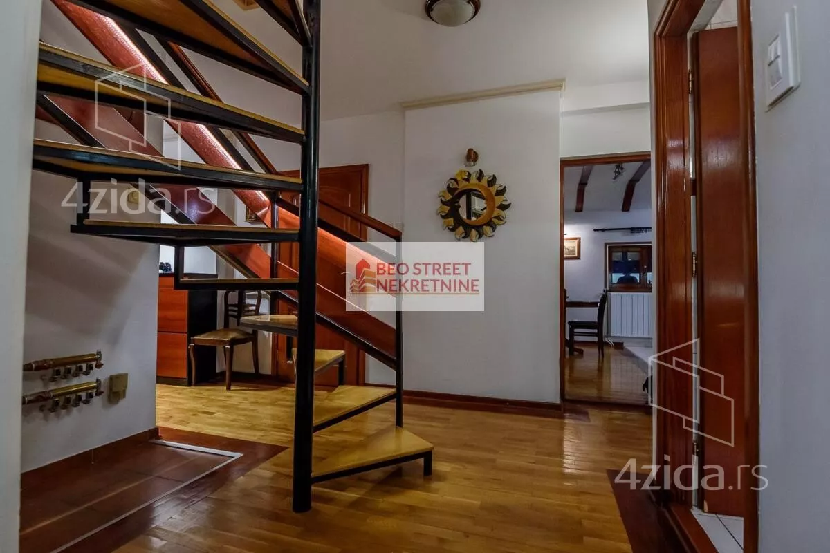 Četvoroiposoban stan | 4zida