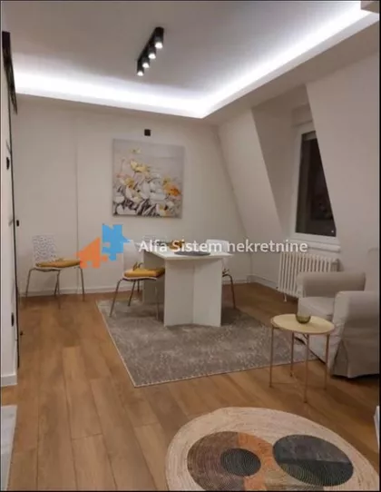 Crveni Krst Vračar | 4zida.rs