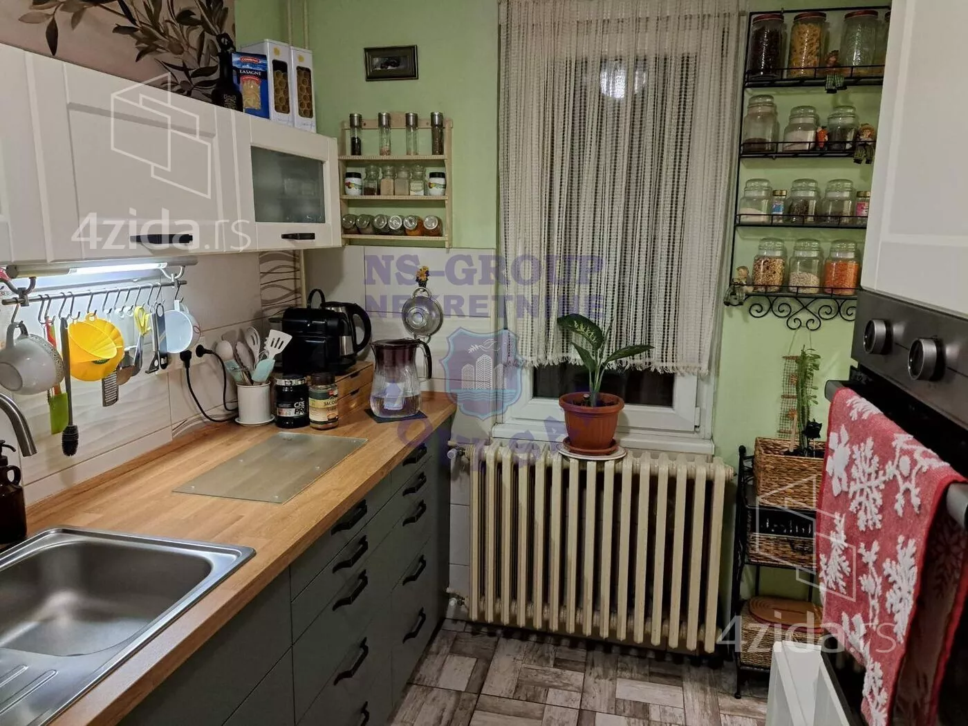 Troiposoban stan | 4zida