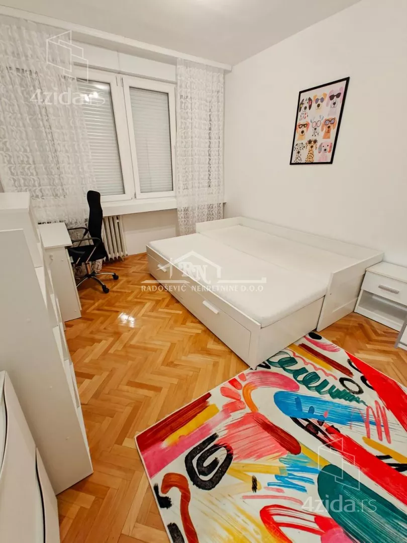 Troiposoban stan | 4zida