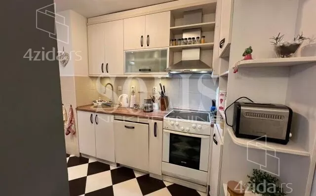 Troiposoban stan | 4zida