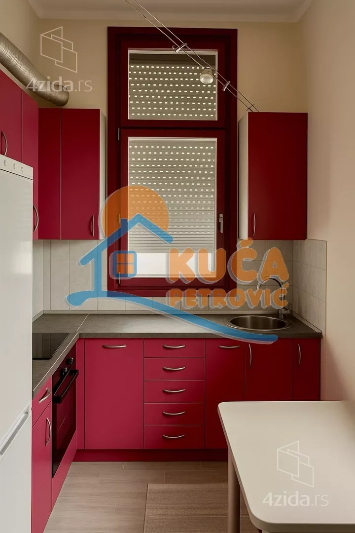 Lokal | 4zida