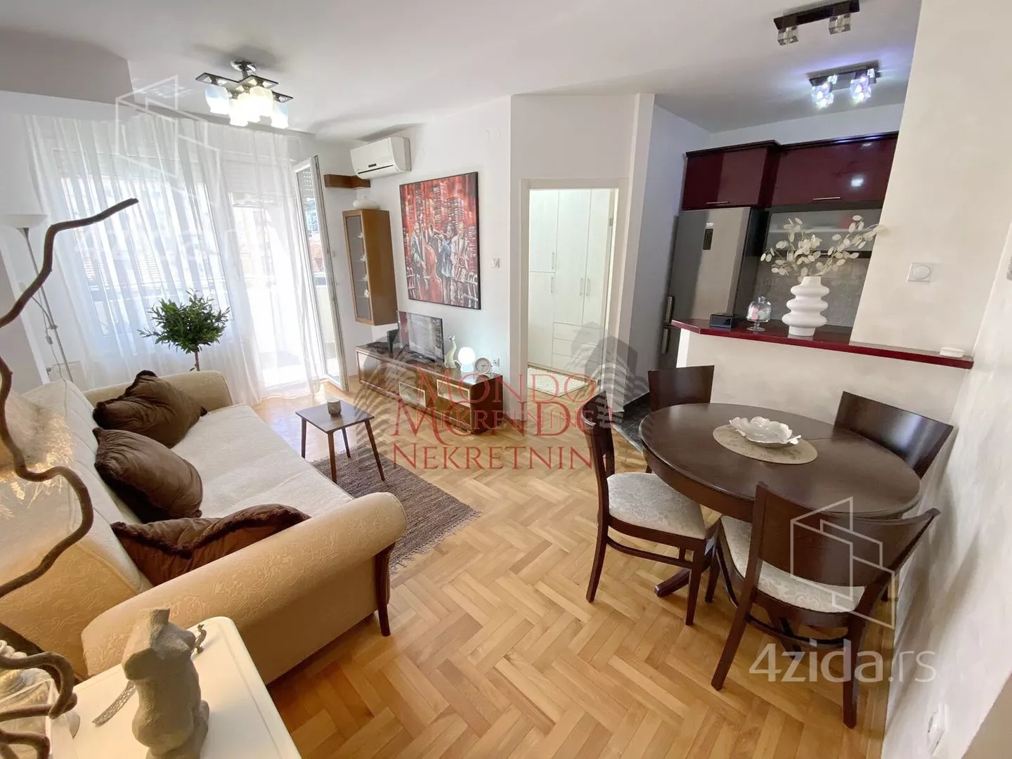 Jednoiposoban stan | 4zida