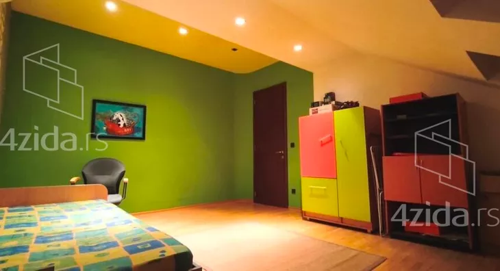 Petosoban stan | 4zida