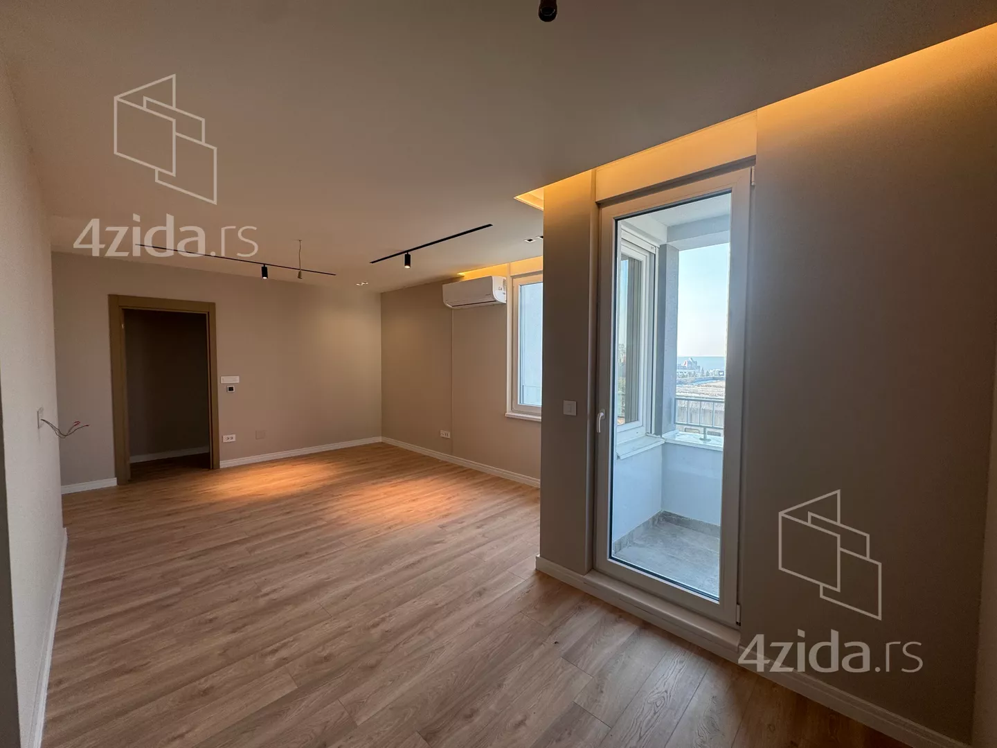 Petosoban stan | 4zida