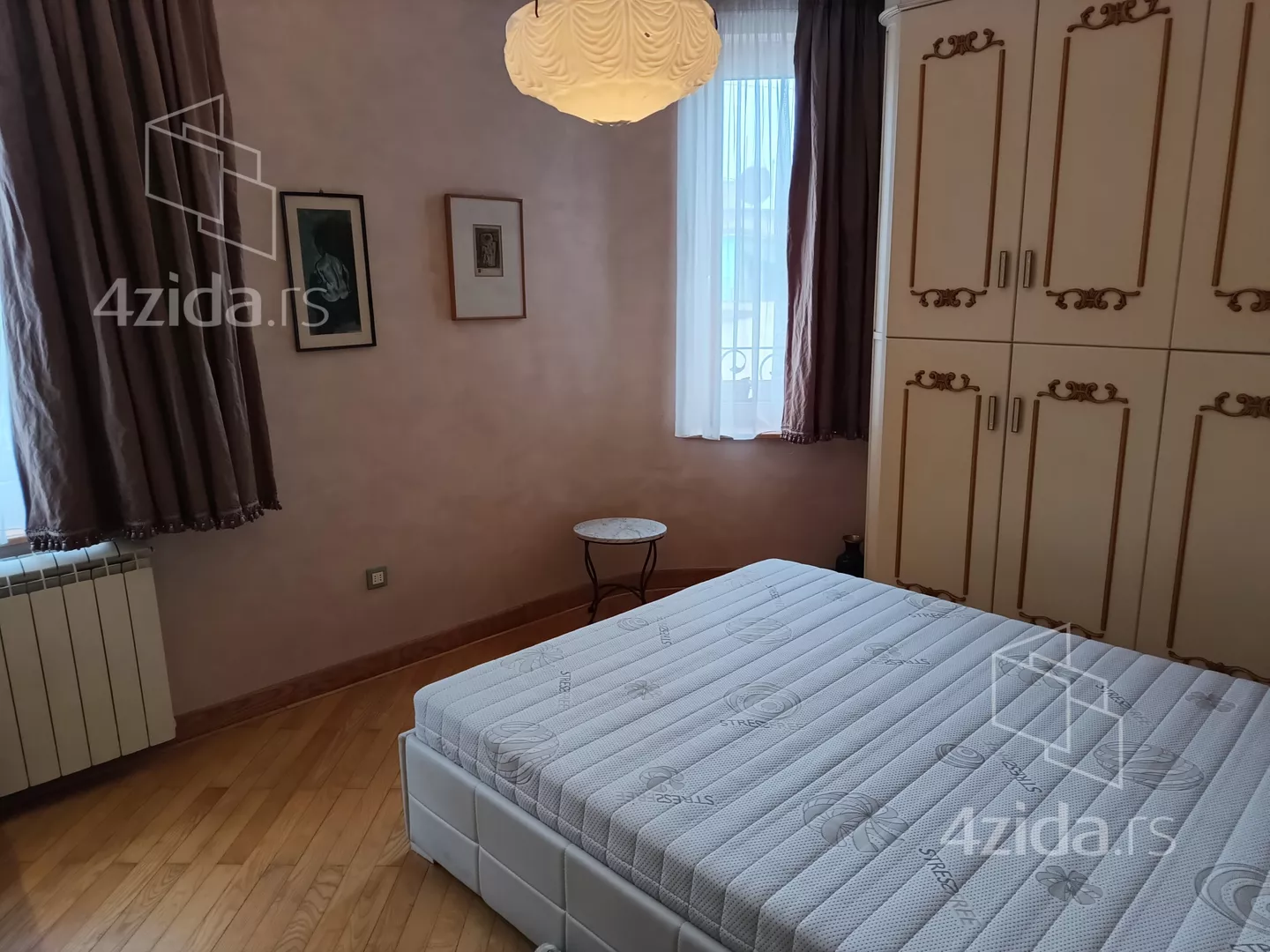 Četvoroiposoban stan | 4zida