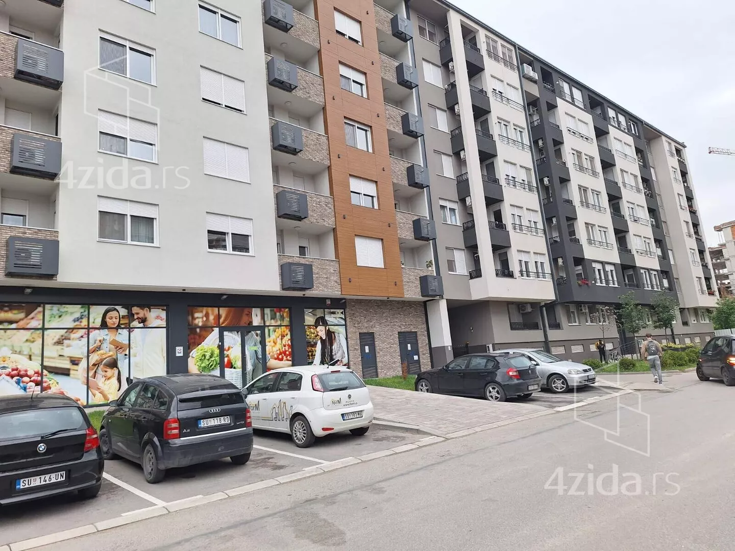 Jednoiposoban stan | 4zida