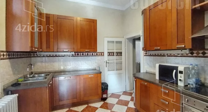 4-etažna kuća | 4zida