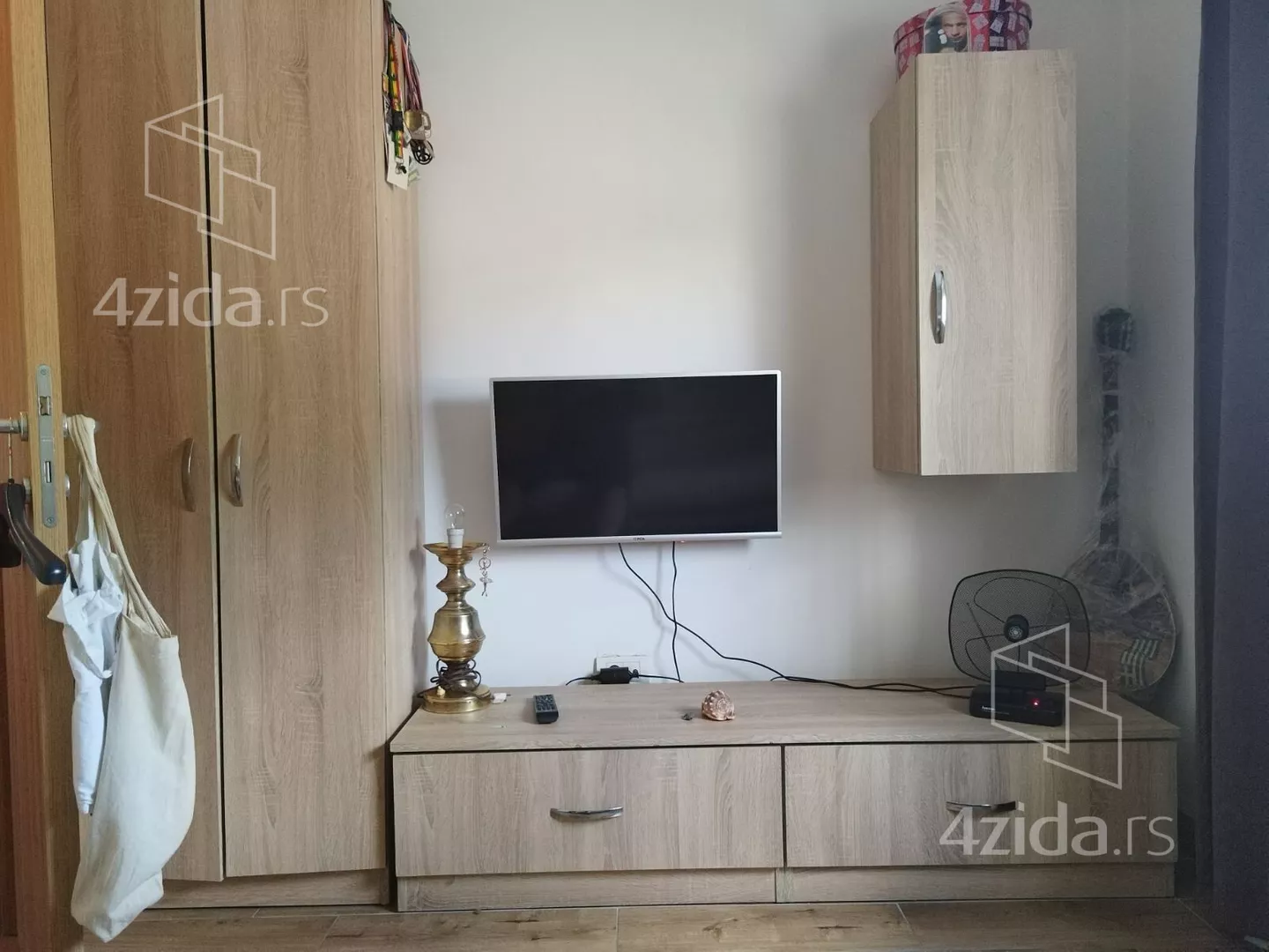 Jednoiposoban stan | 4zida