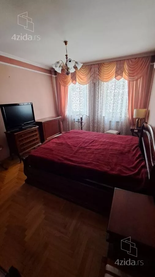 Četvoroiposoban stan | 4zida