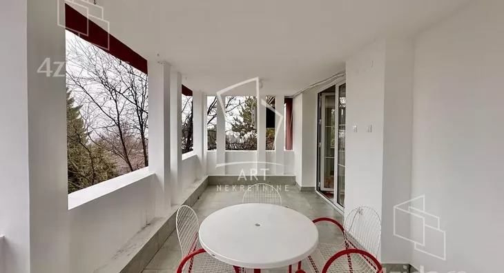 Petosoban stan | 4zida