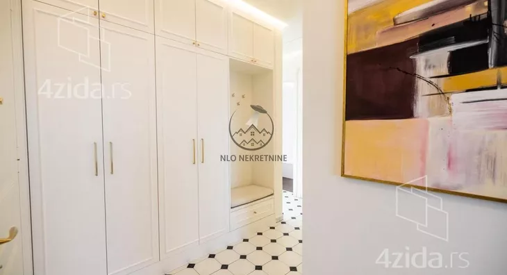 Petosoban stan | 4zida