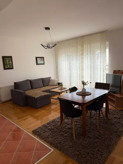 Vuka Karadžića | 4zida.rs