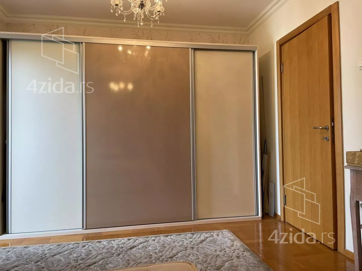 Četvoroiposoban stan | 4zida