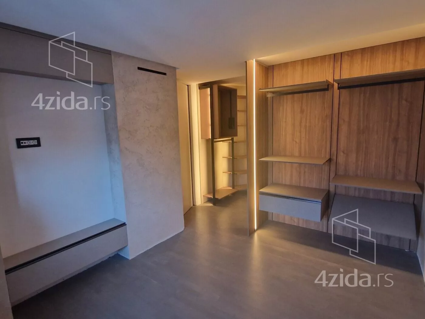 Troiposoban stan | 4zida