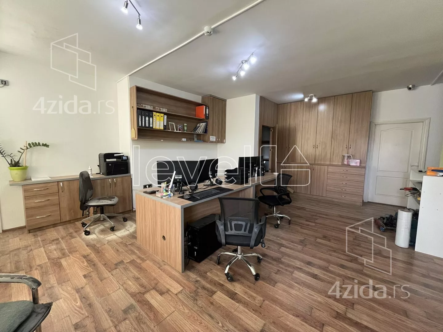 Hala | 4zida