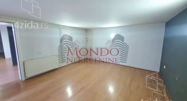 Poslovna zgrada | 4zida