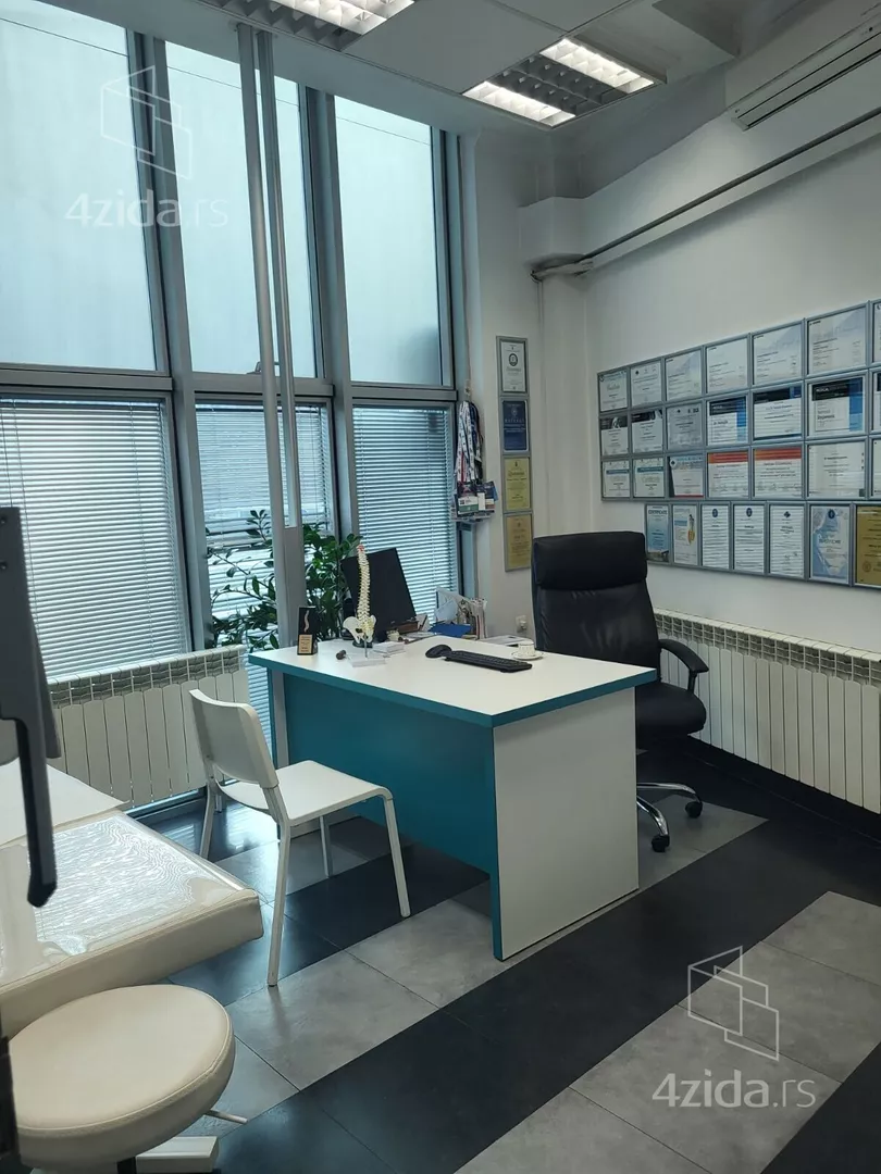 Poslovni prostor | 4zida