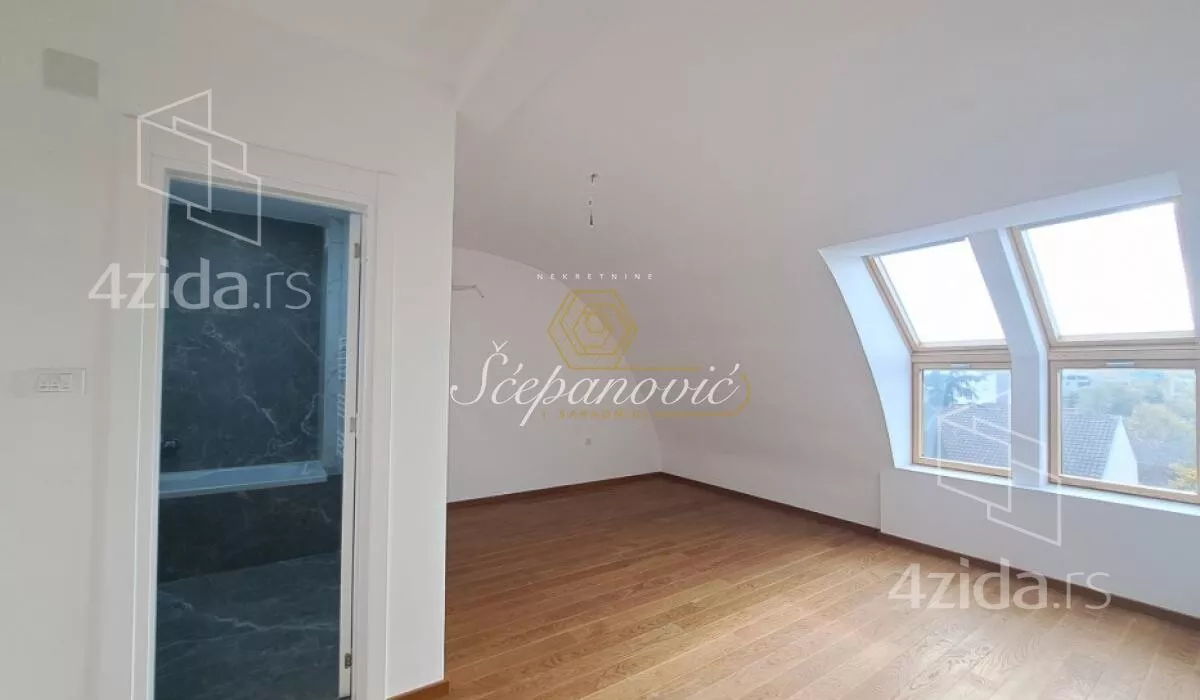 Šestosoban stan | 4zida