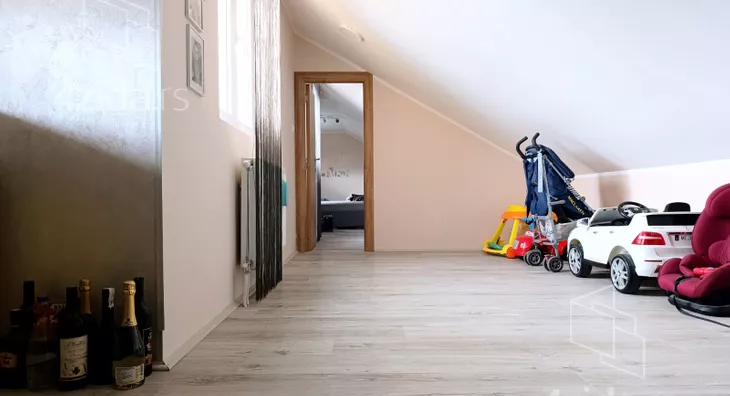 Četvoroiposoban stan | 4zida