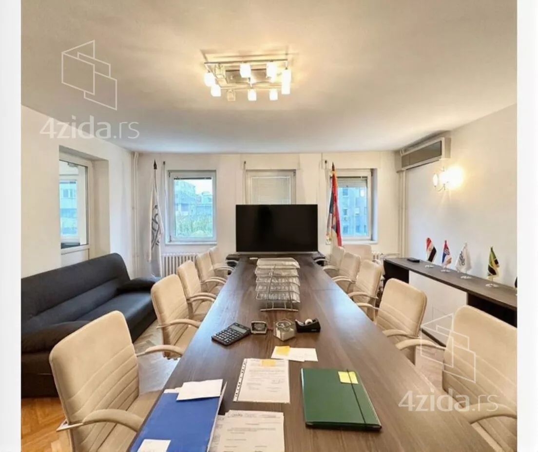 Sedmosoban stan | 4zida