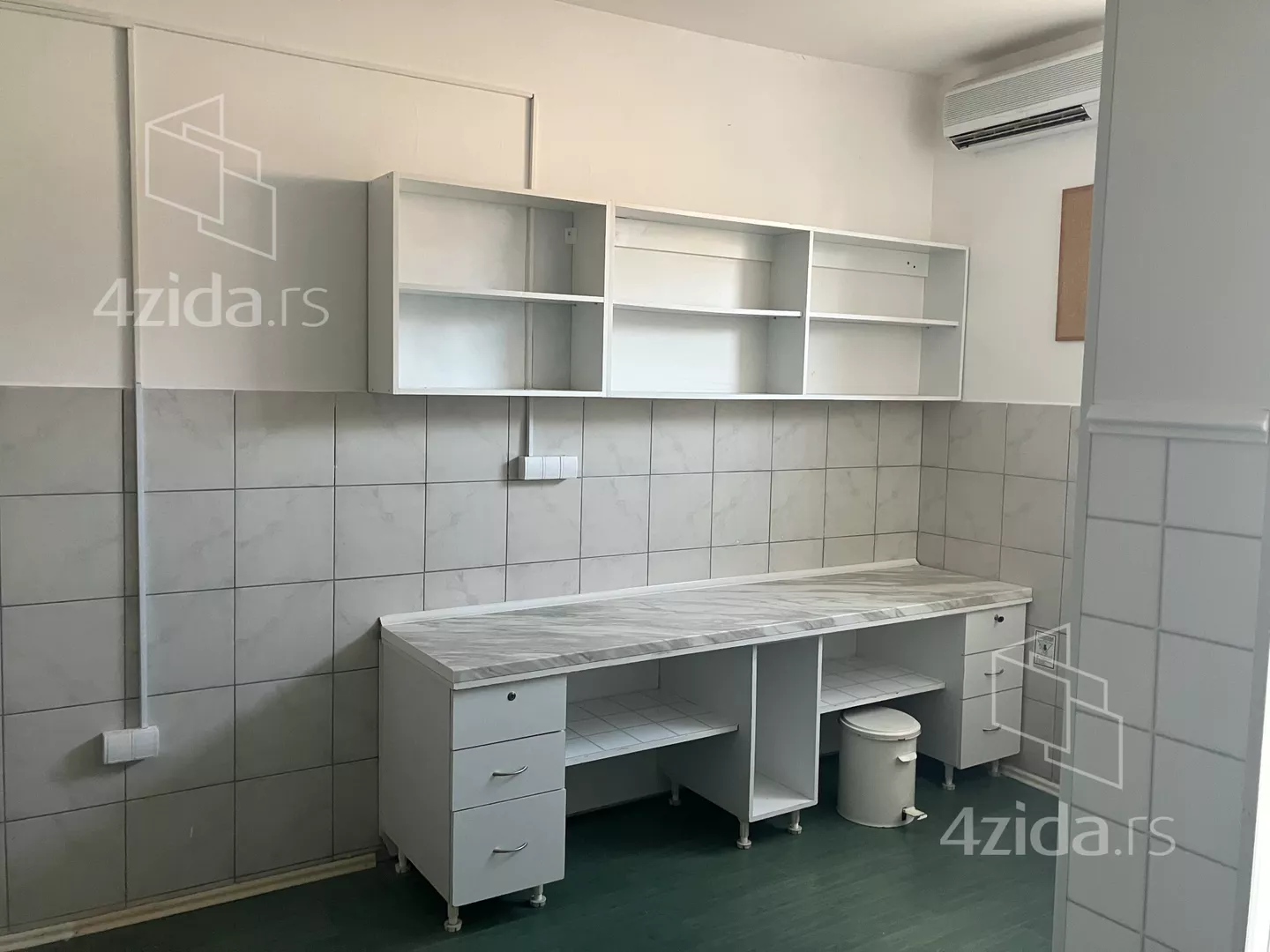 Lokal | 4zida