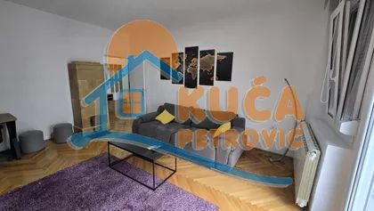 Učitelj Tasina | 4zida.rs