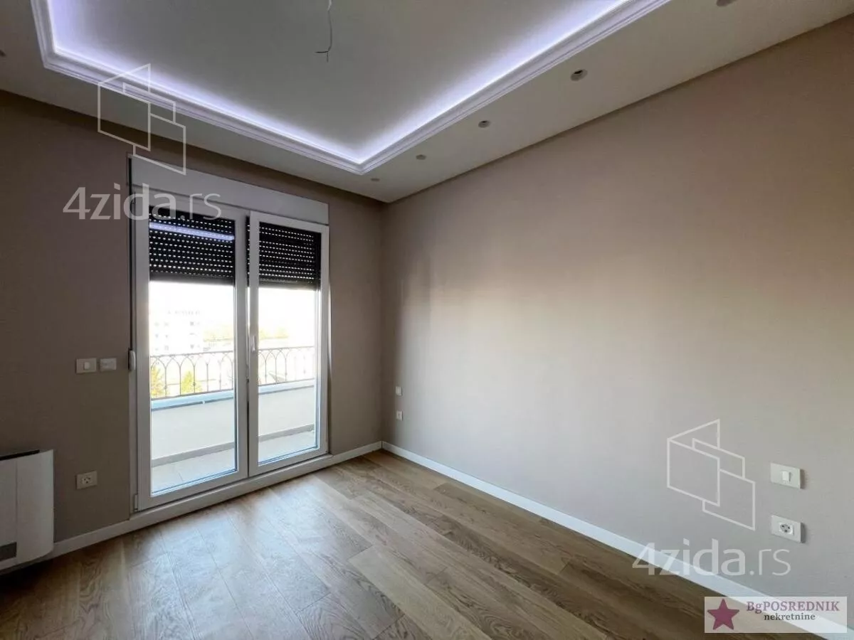 Petosoban stan | 4zida