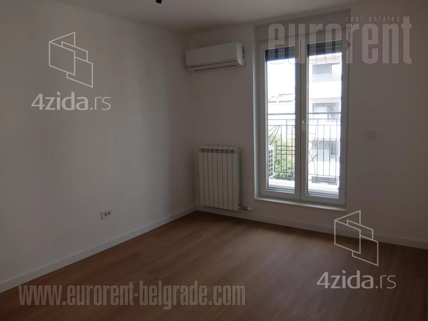 Četvoroiposoban stan | 4zida