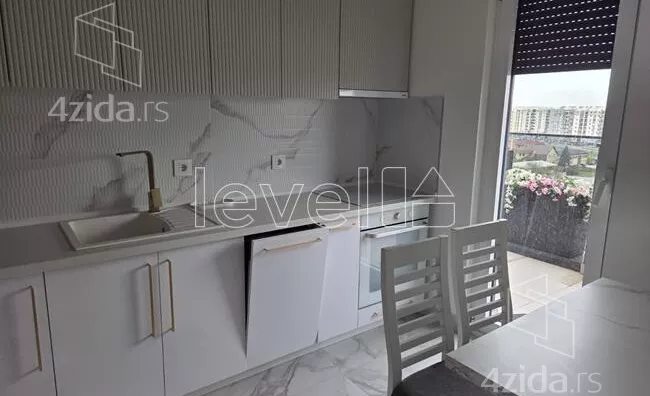 Petosoban stan | 4zida