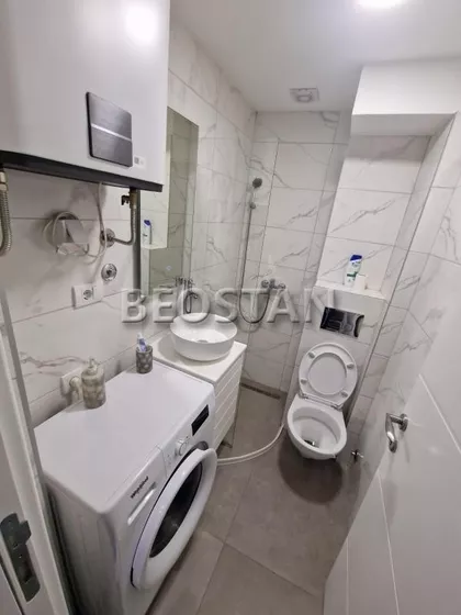 Pariske komune | 4zida.rs