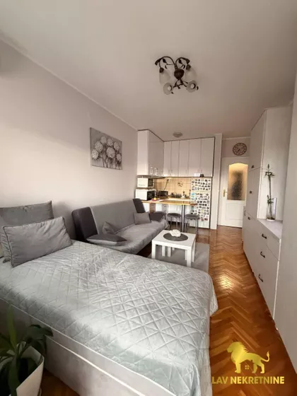 HADŽI RUVIMOVA | 4zida.rs