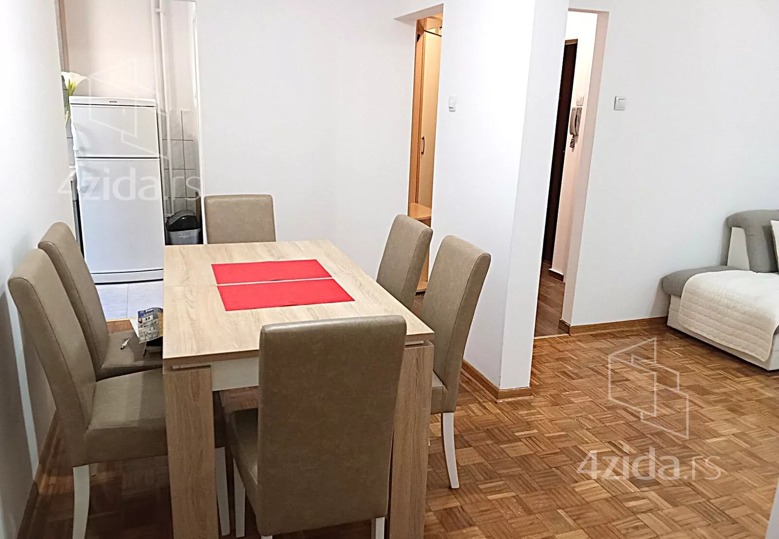 Troiposoban stan | 4zida