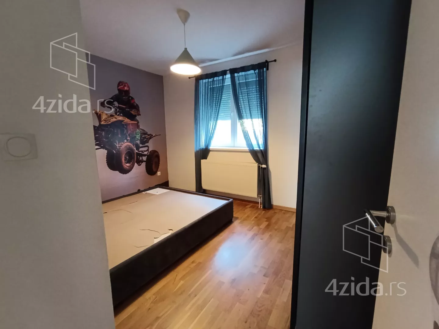 Troiposoban stan | 4zida