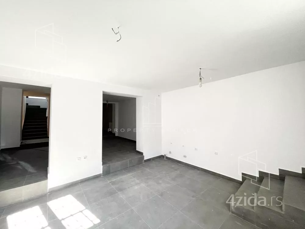 Lokal | 4zida