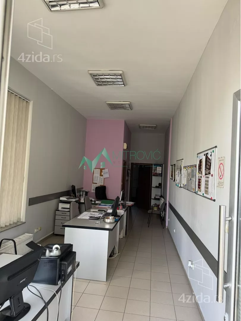 Poslovni prostor | 4zida