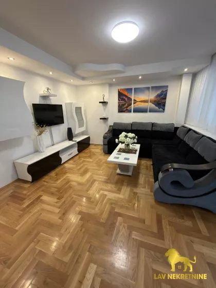 NARODNOG FRONTA | 4zida.rs