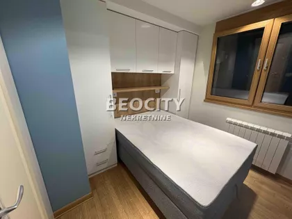 Mike Alasa | 4zida.rs