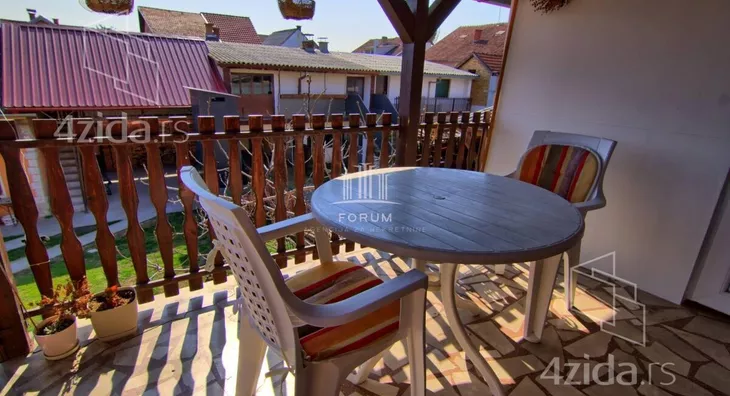 Troiposoban stan | 4zida