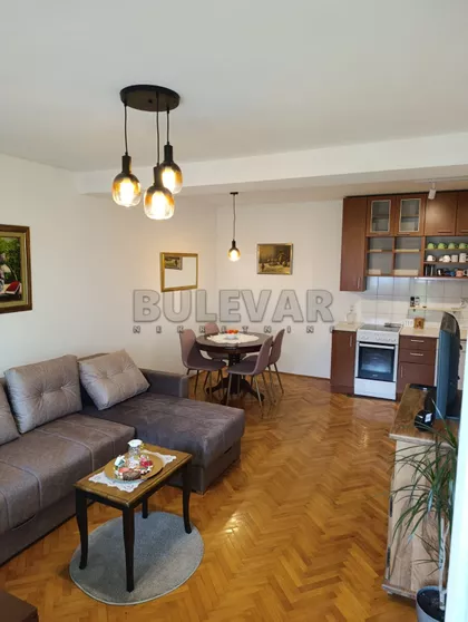 Rentgenova | 4zida.rs