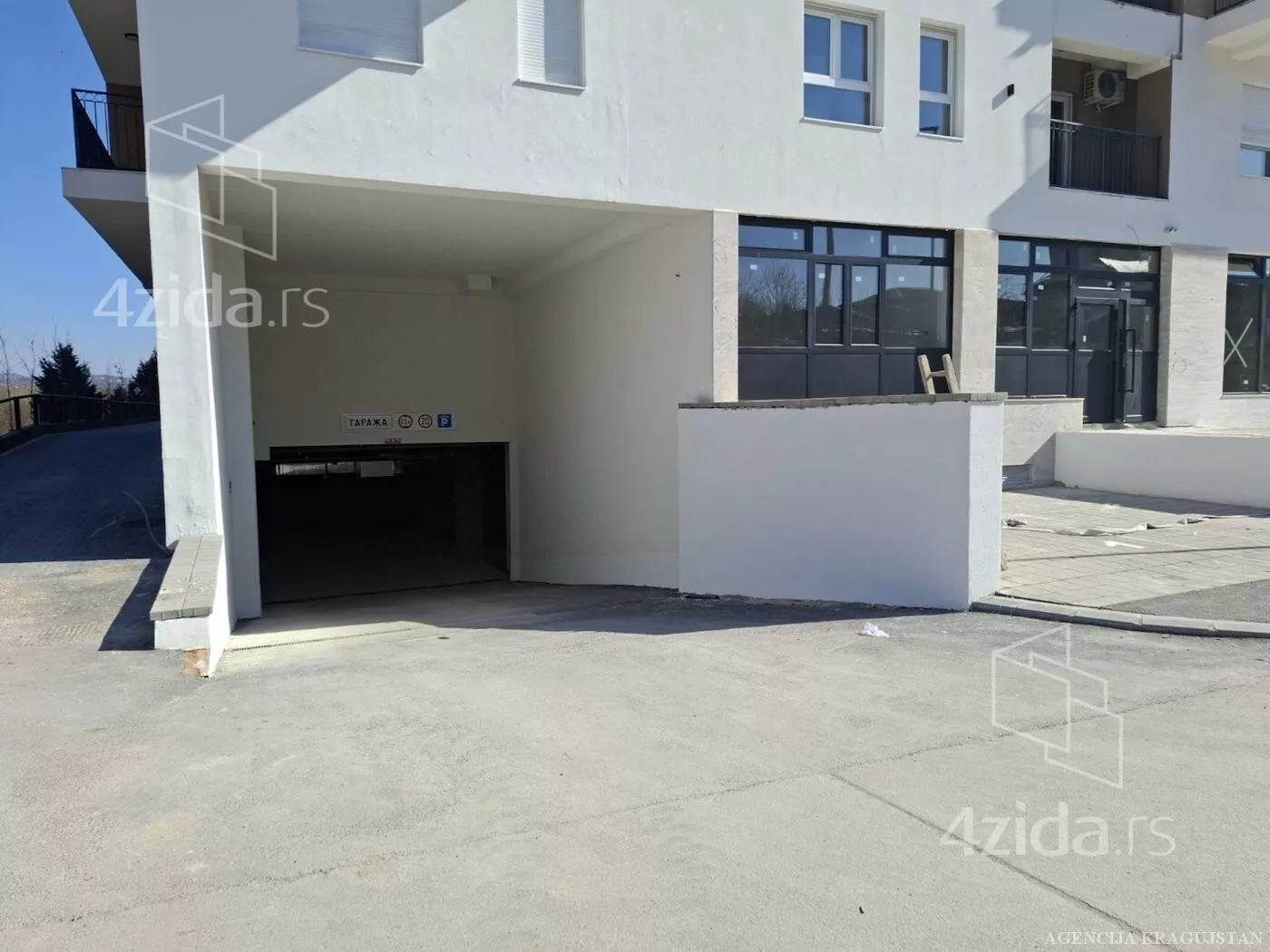 Garaža | 4zida