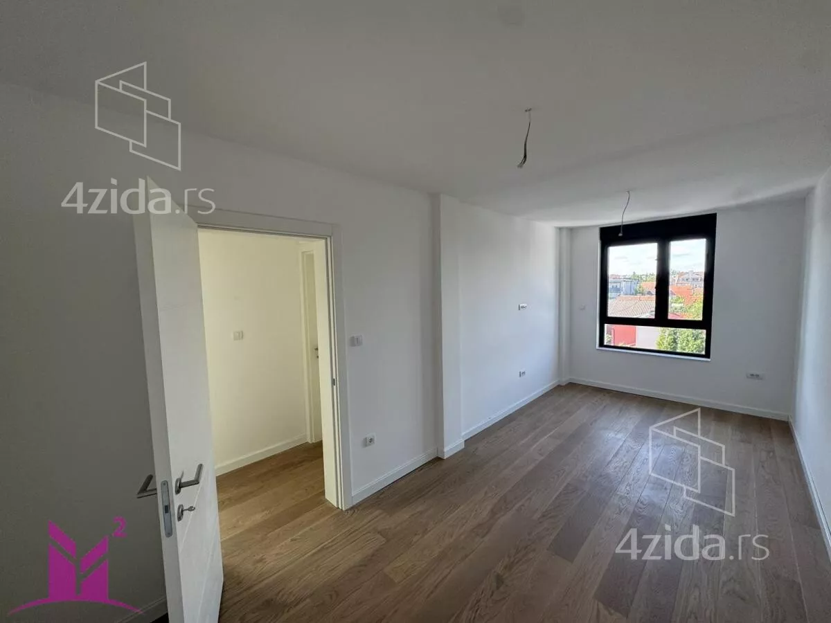 Četvoroiposoban stan | 4zida